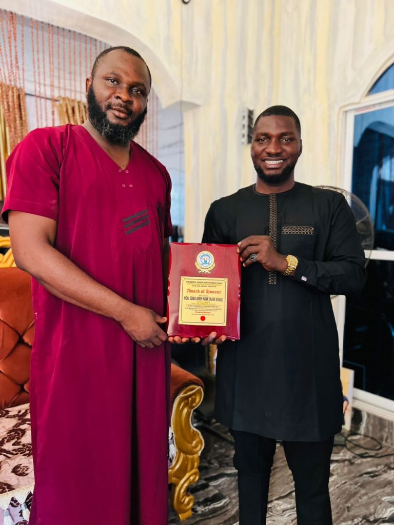 PRESS RELEASE: *STUDENTS UNION GOVERNMENT (SUG) OF PRINCE ABUBAKAR AUDU UNIVERSITY (PAUU), ANYIGBA, HONOURS OMALA LGA CHAIRMAN* The Students' Union Government (SUG) of Prince Abubakar Audu University (PAAU) eailer today, presented an award to Hon. Edibo, Peter Ameh Mark, The Executive Chairman of Omala Local Government Area, as the most charismatic LG chairman in Kogi East. The award, presented during their visit, recognizes Hon. Edibo's outstanding leadership efforts at restoring peace to Bagana and the entire Omala North communities and Omala LGA. The SUG President, Comrade Emmanuel Agbo Shaibu (Penlord) also commended Hon. Edibo for his kindness and charitable acts towards Omala LG students, urging him to continue his good works. Hon. Edibo expressed gratitude for the award, applauding the students' initiative. He pledged to continue working tirelessly to ensure Omala LG remains safe and free from violence. "I'm deeply grateful for this award", Hon. Edibo said. "I shall continue striving hard to make sure Omala LG is safe and free from violence." Signed Usman Bashir, Media Assistant on New Media and Communication to The Executive Chairman, Omala LGA.